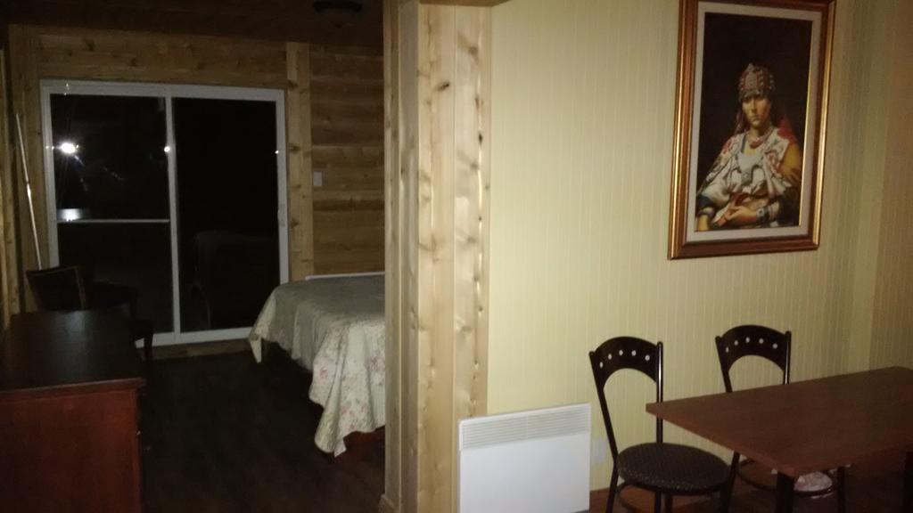 Auberge Le Four A Pain Petite-Riviere-Saint-Francois Exterior foto