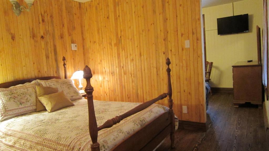 Auberge Le Four A Pain Petite-Riviere-Saint-Francois Habitación foto
