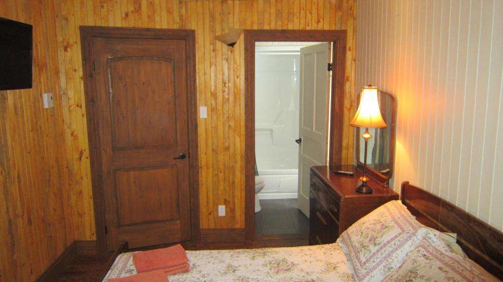 Auberge Le Four A Pain Petite-Riviere-Saint-Francois Habitación foto