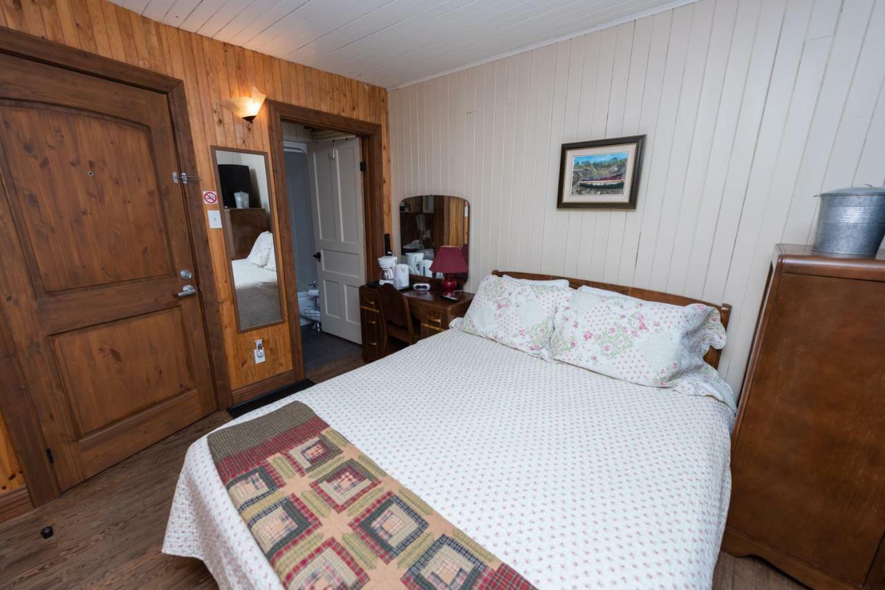 Auberge Le Four A Pain Petite-Riviere-Saint-Francois Exterior foto