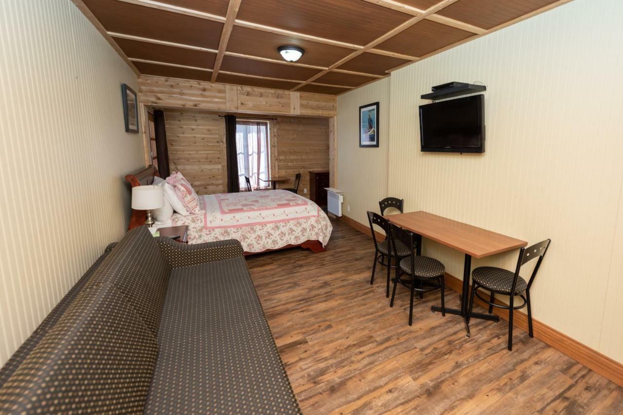 Auberge Le Four A Pain Petite-Riviere-Saint-Francois Exterior foto