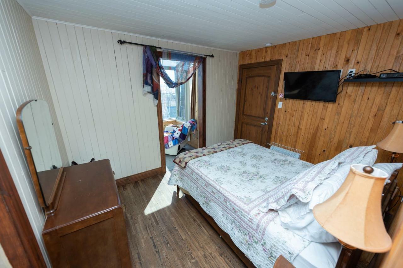 Auberge Le Four A Pain Petite-Riviere-Saint-Francois Exterior foto